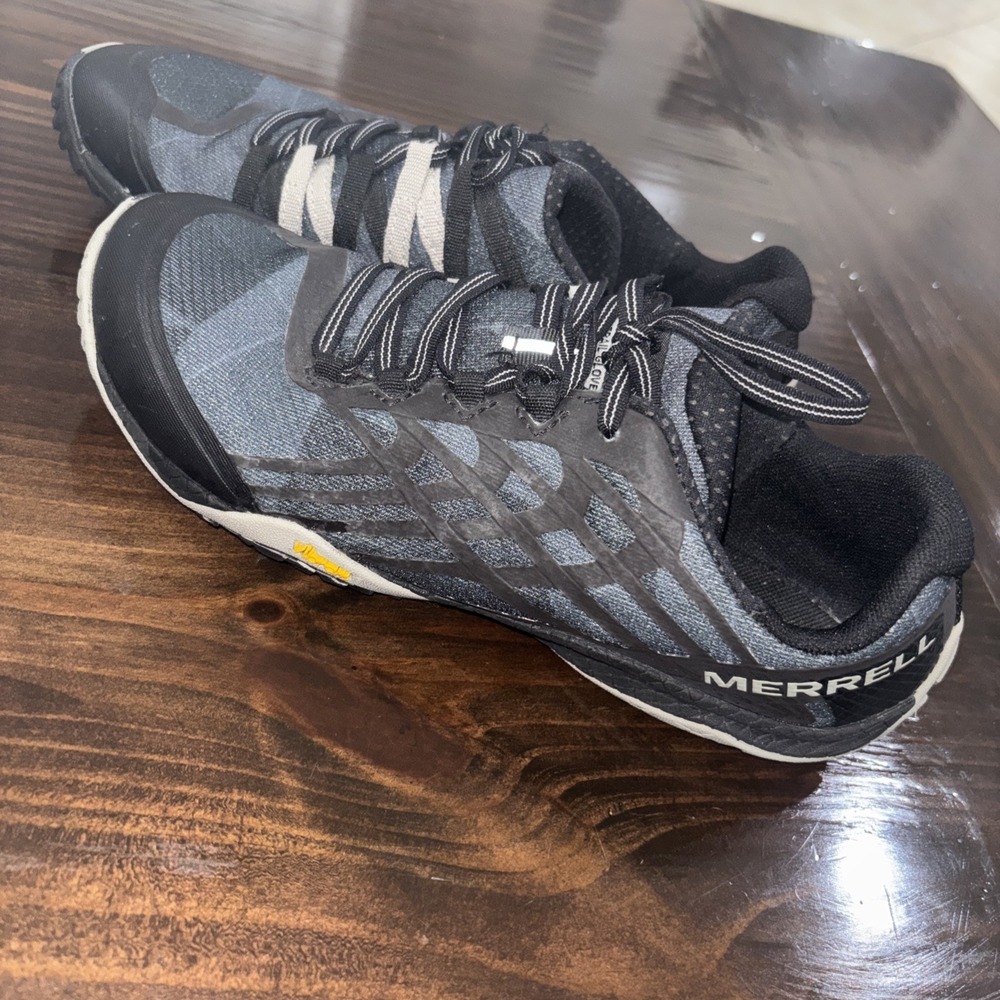 Merrell Womens Trail Glove Size 7.5 Black Vibram Sole Barefoot Running Shoes